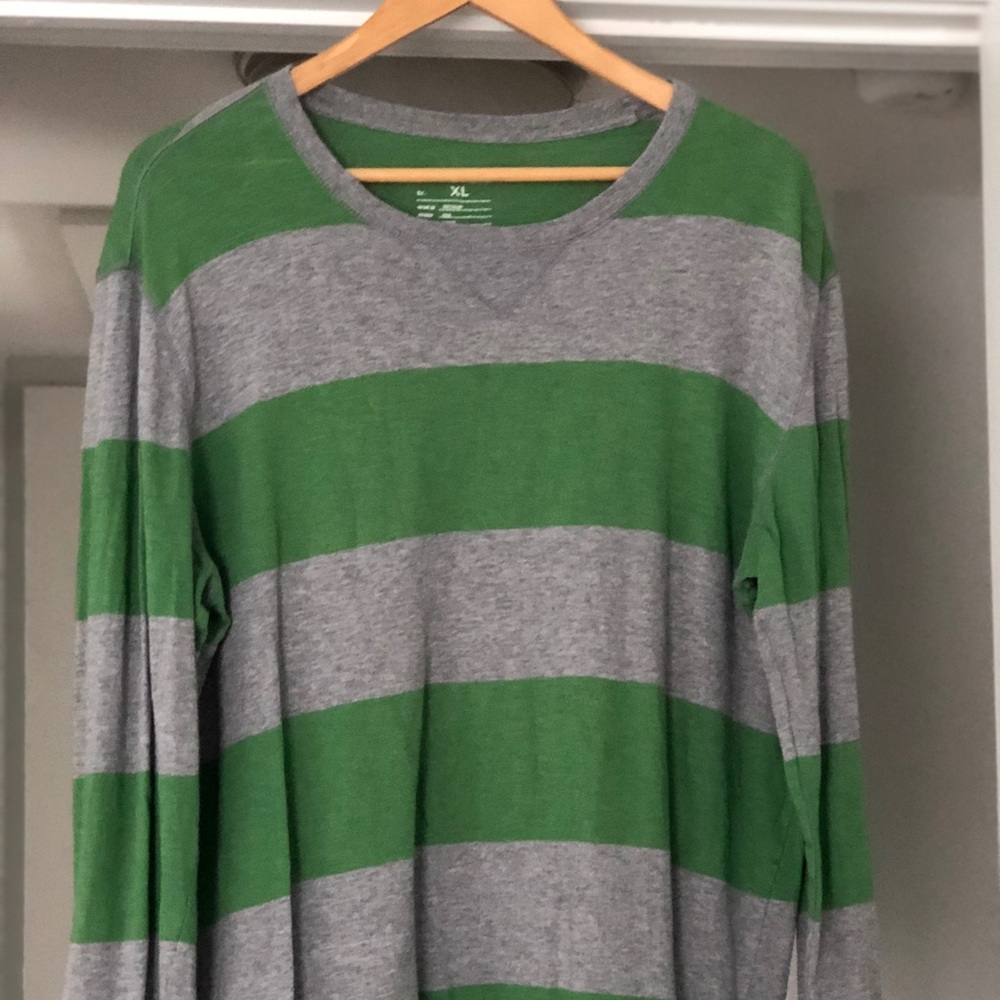Gap long sleeve tee